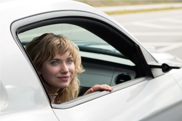 Imogen Poots en una escena de "Need for Speed: La Película"